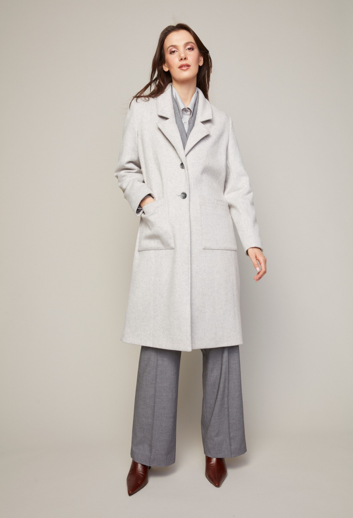 Bella, manteau à simple boutonnage avec poches plaquées