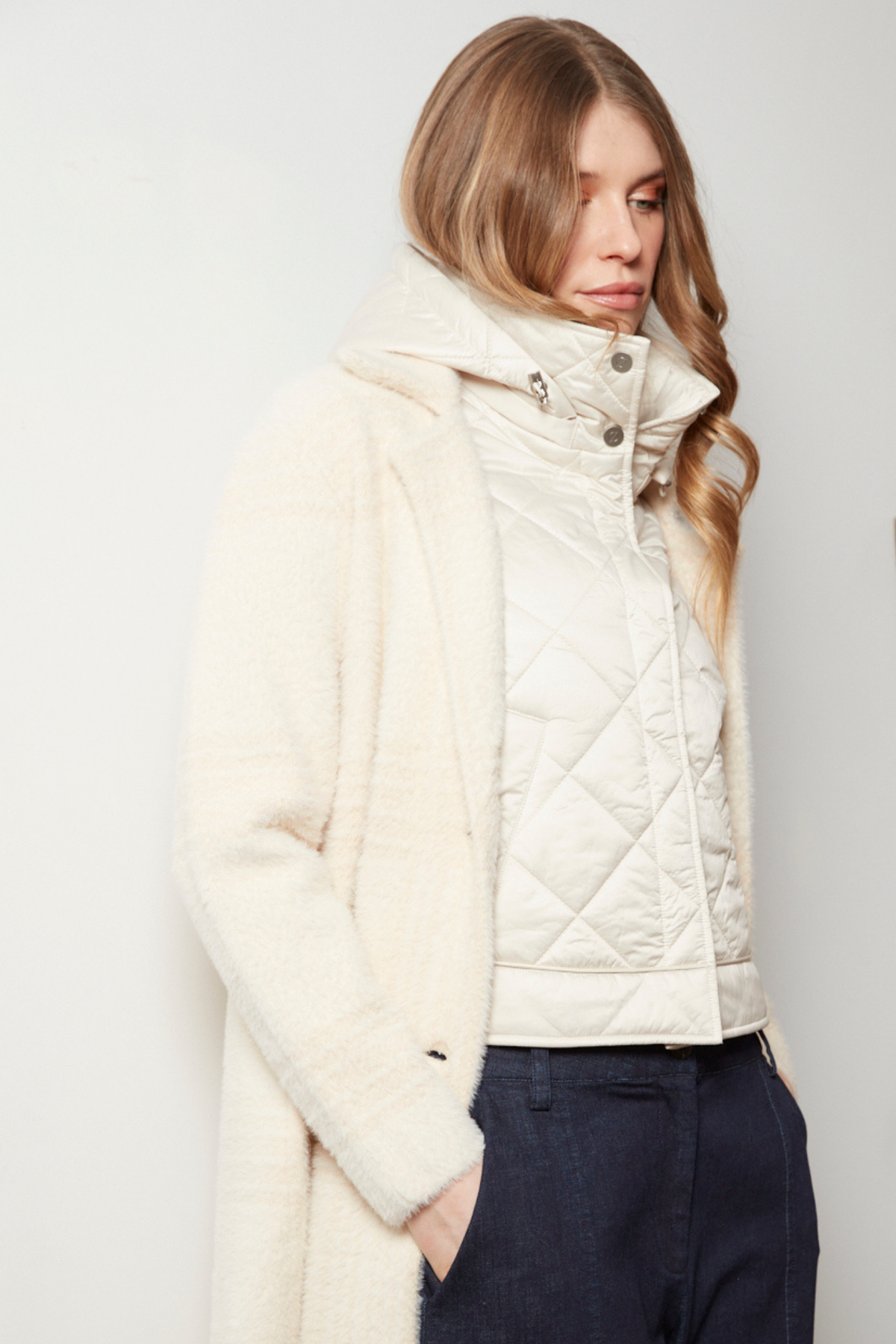 Daniela, sleeveless diamond quilted vest w/detachable hood