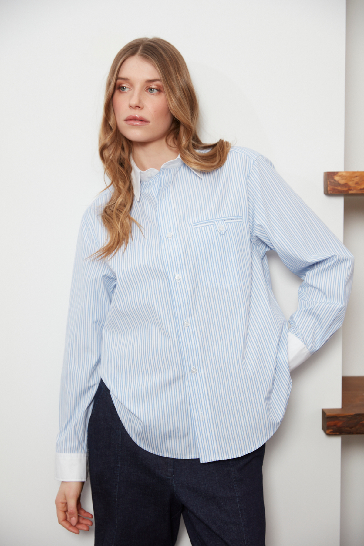 Davina, button-down shirt w/ contrasting collar & cuffs
