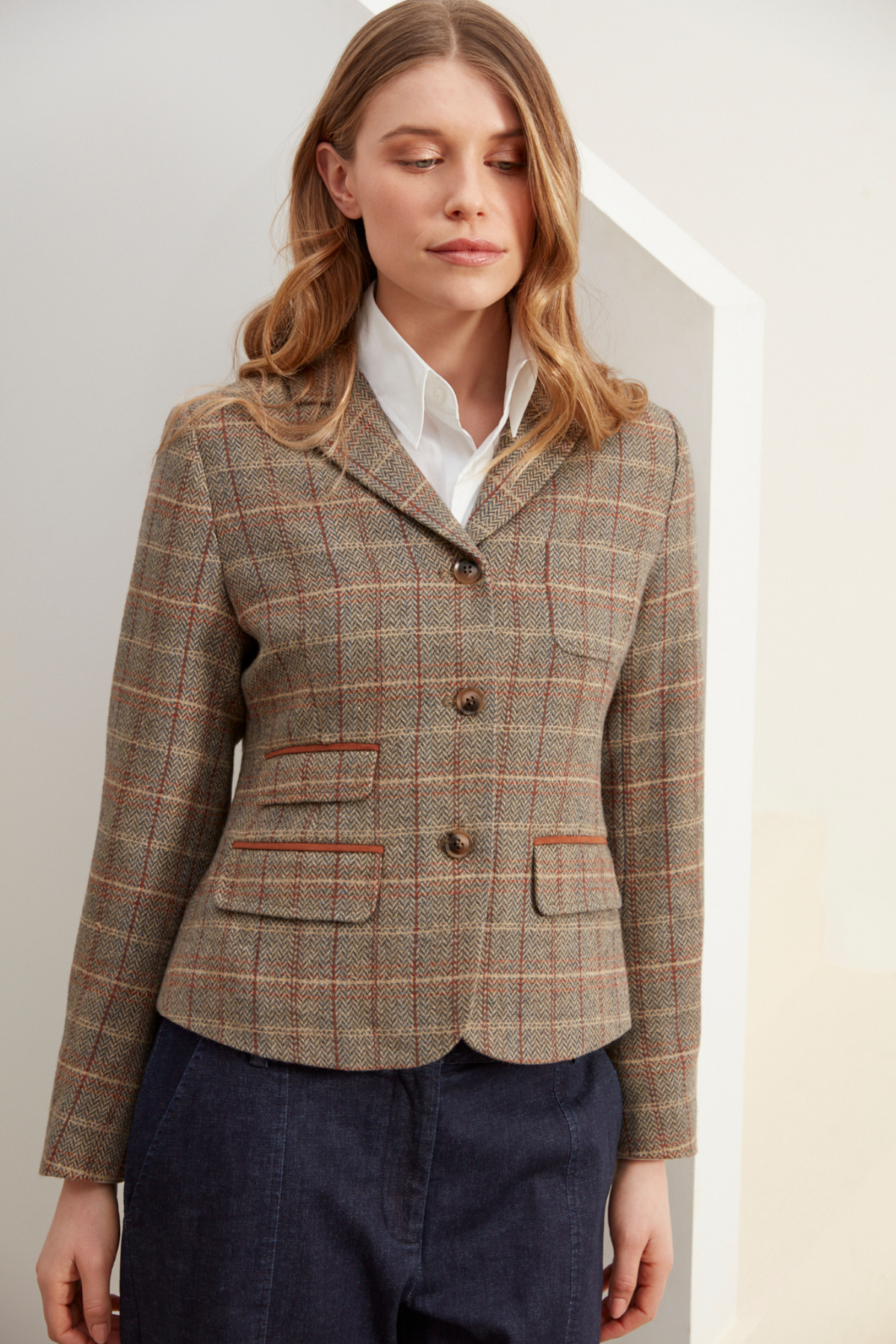 Desmond, tweed single-breasted blazer w/ 3 button closure