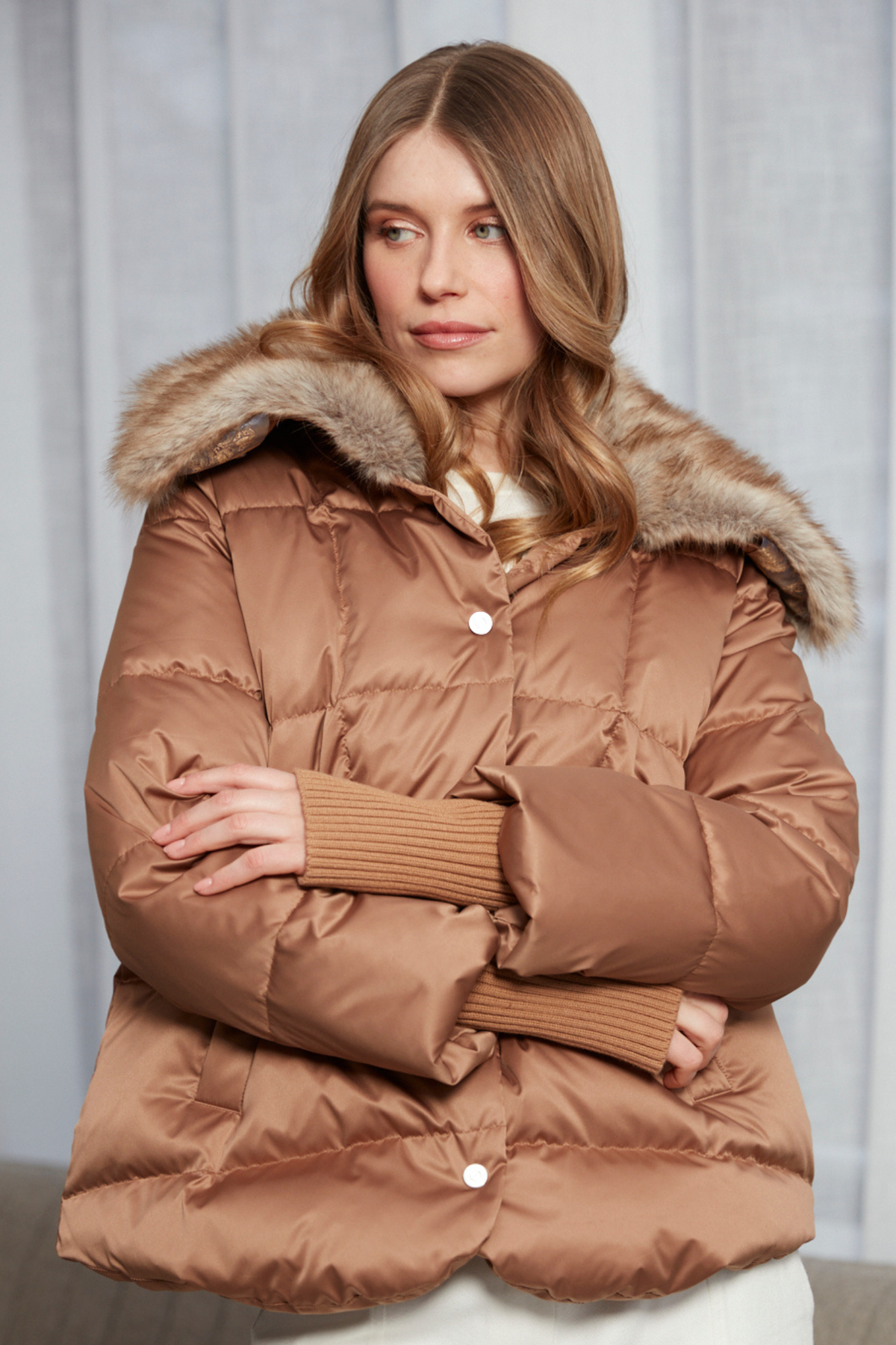 Dillon, cocoon-shaped down coat w/ detachable faux fur collar