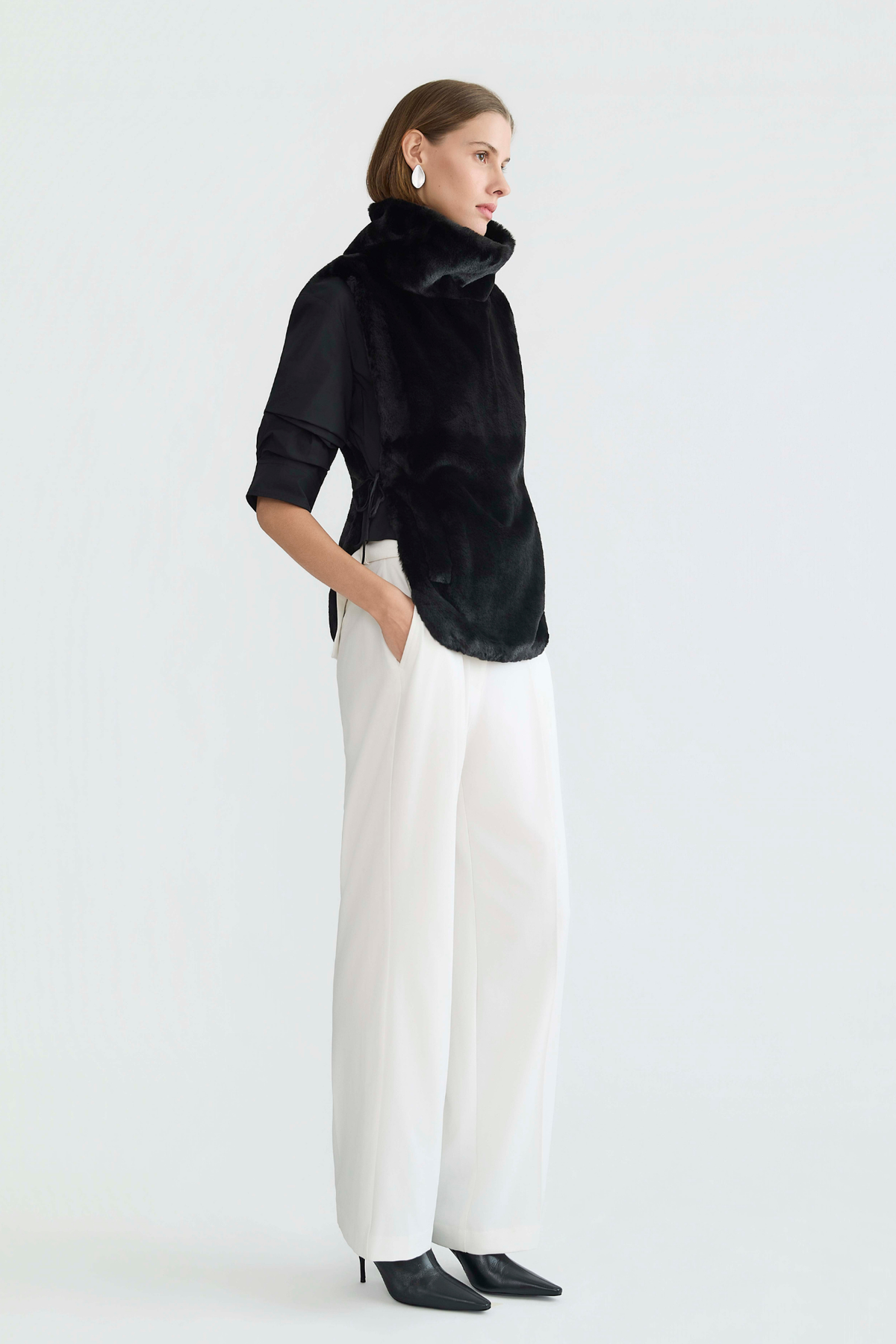 Furry, slip-on faux fur dickey