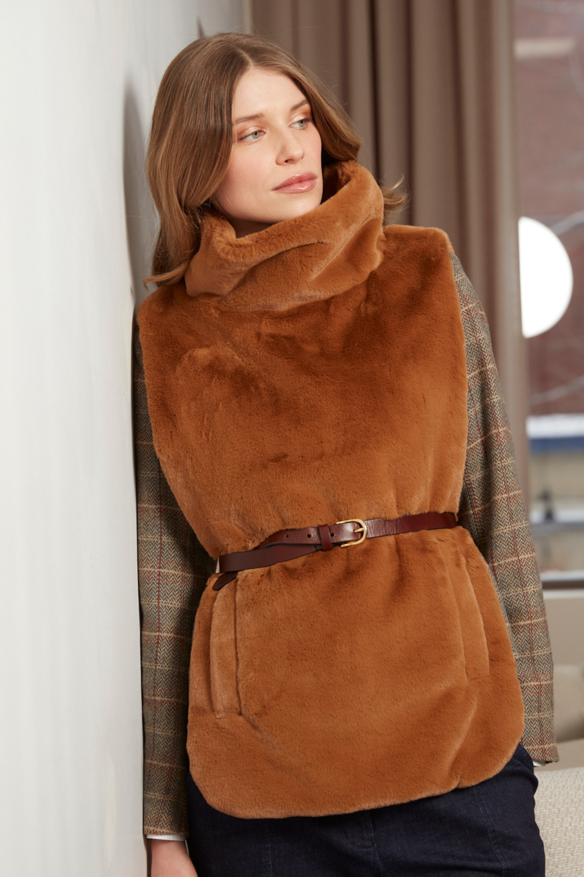 Furry, slip-on faux fur dickey