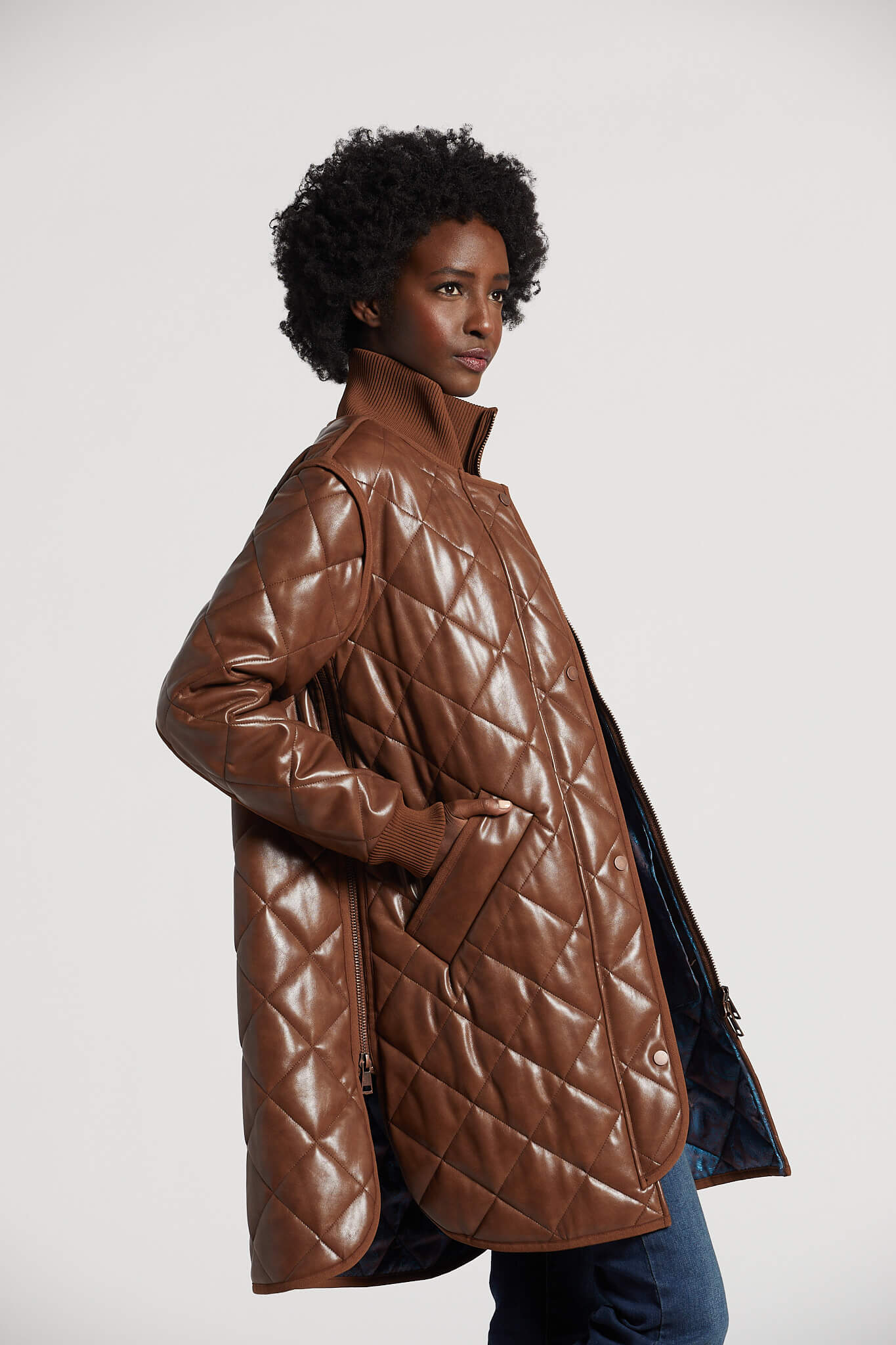 Manteau en cuir végan matelassé avec fermeture éclair latérale Liberty