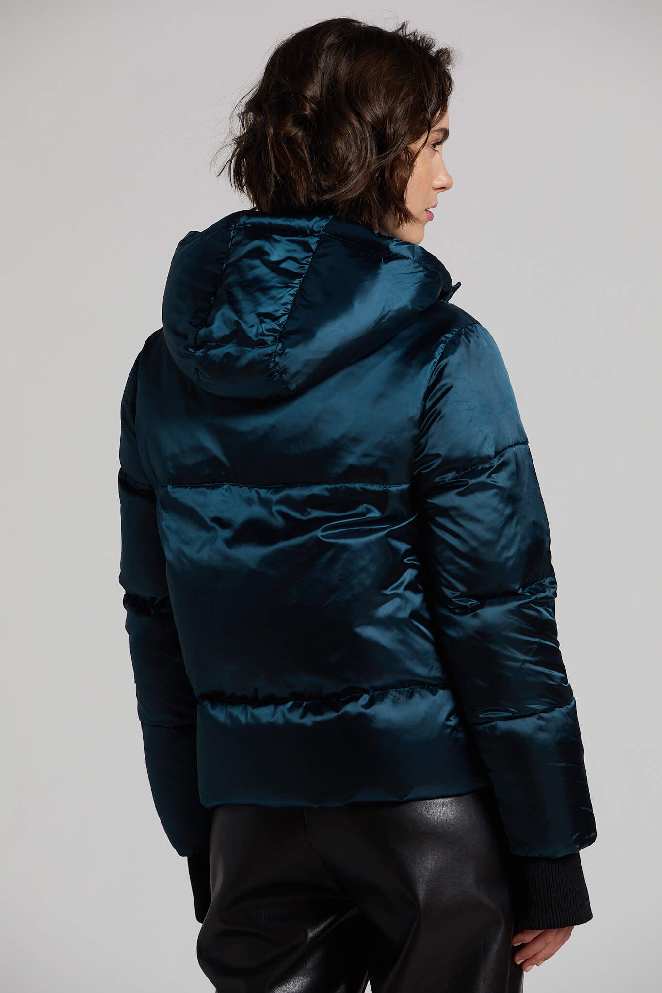 Pacific short hooded down jacket w/ black trim