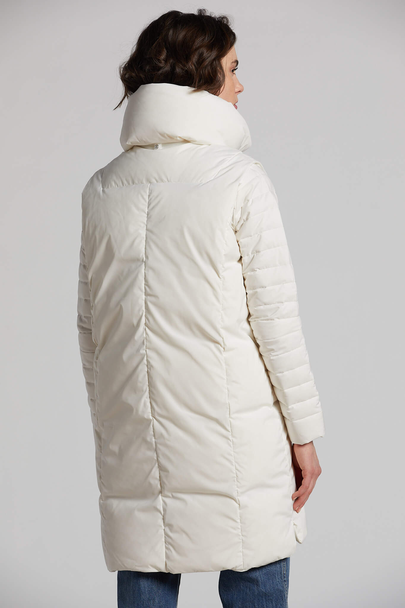 Longue veste sans manche en duvet avec accent en angora Padma