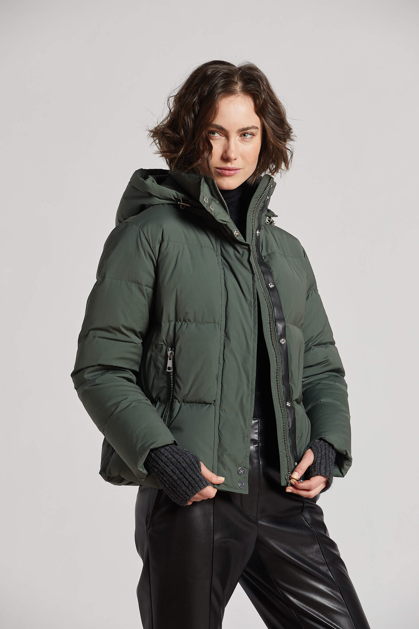 Manteau en duvet avec capuchon amovible, accent de cuir végan & tricot angora Patricia