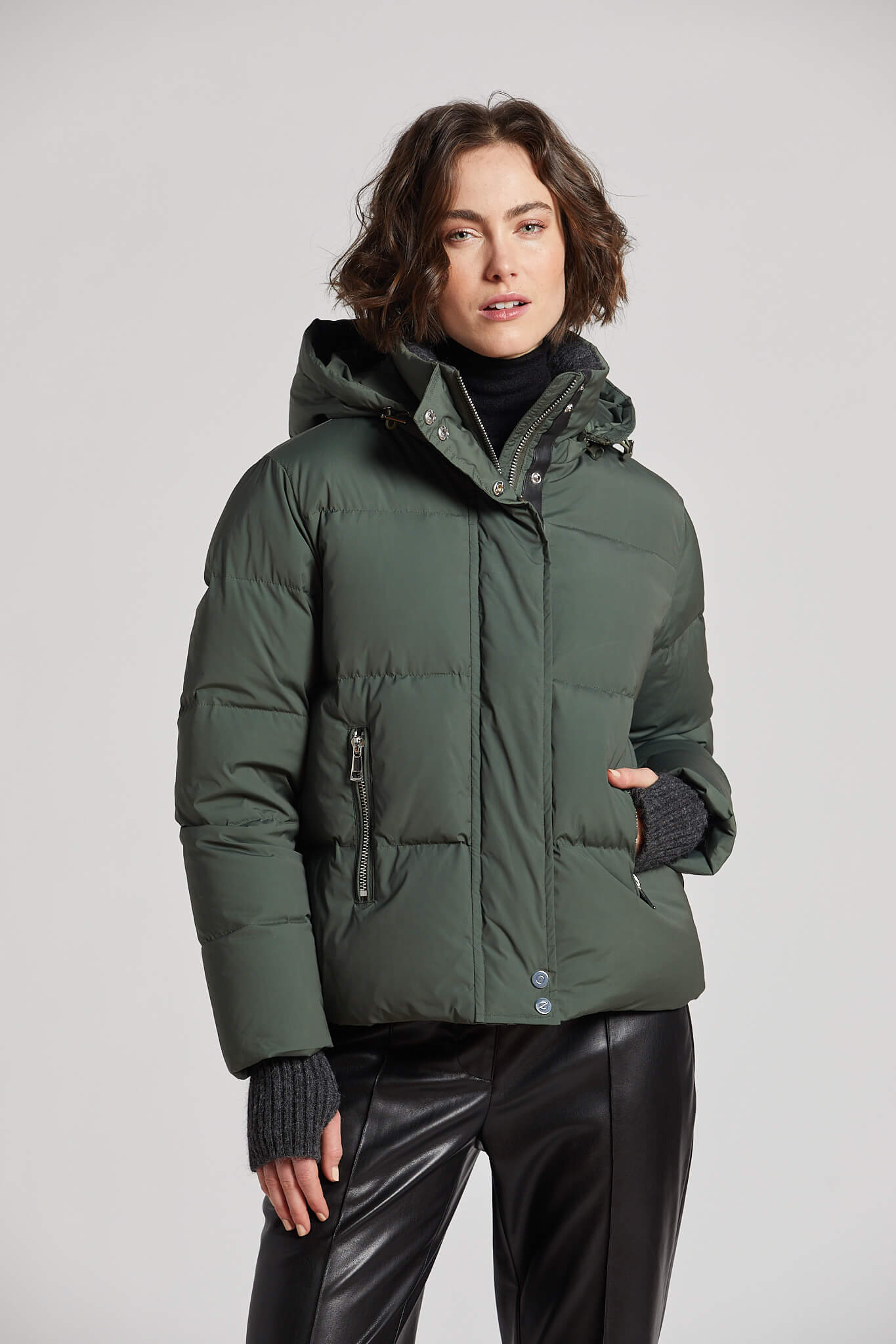 Manteau en duvet avec capuchon amovible, accent de cuir végan & tricot angora Patricia