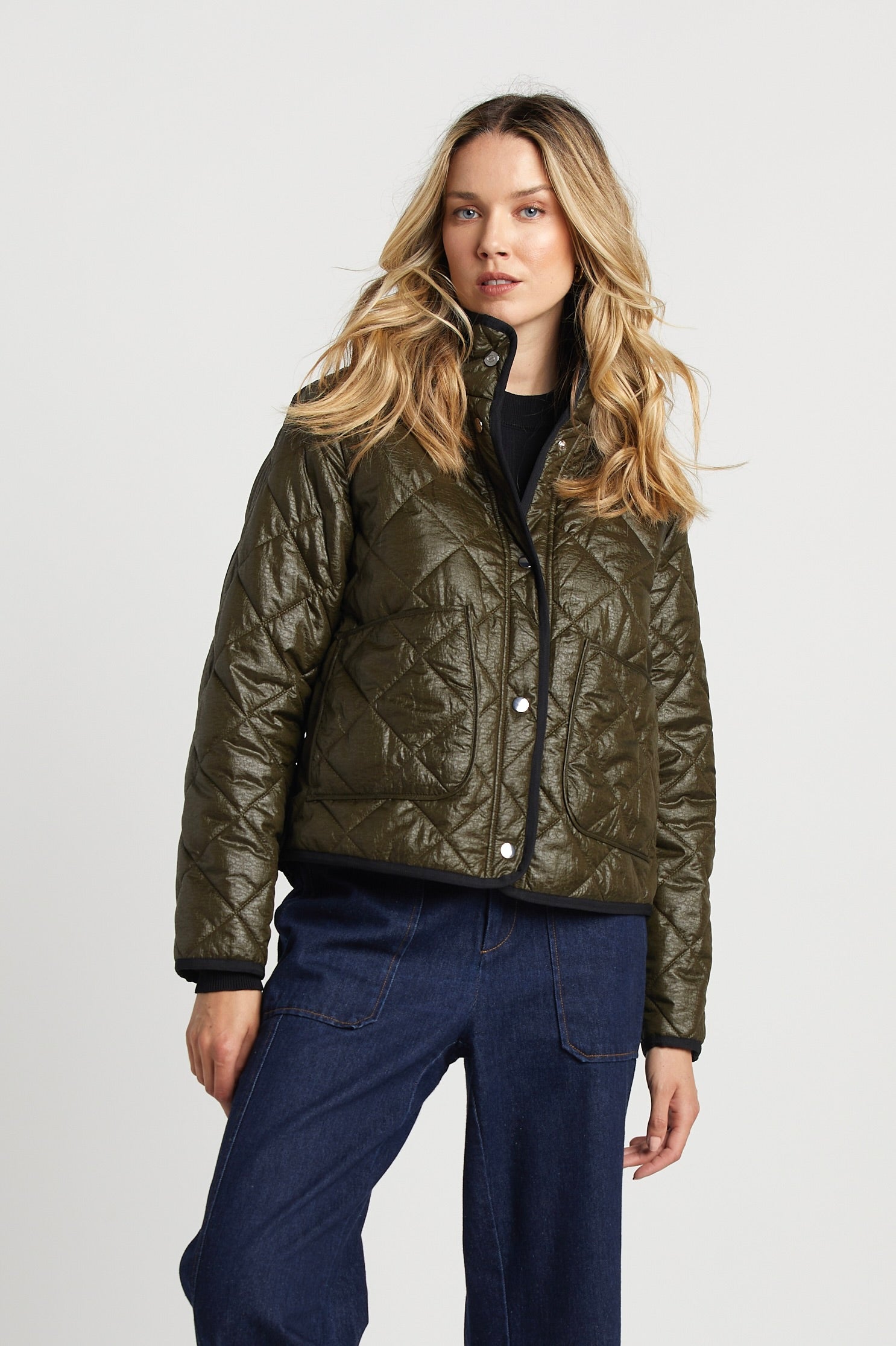 Manteau court matelassé à capuche Shelby