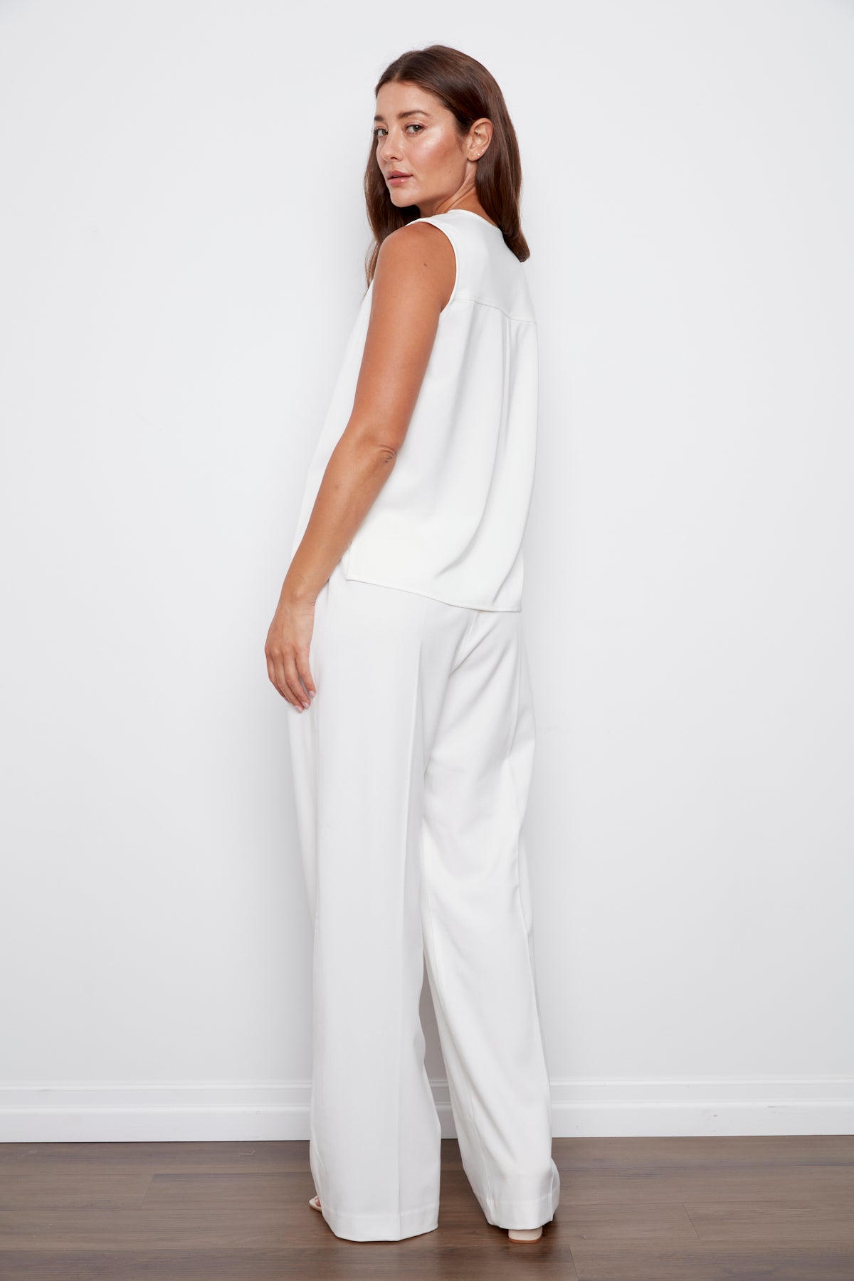 True sleeveless v-neck blouse