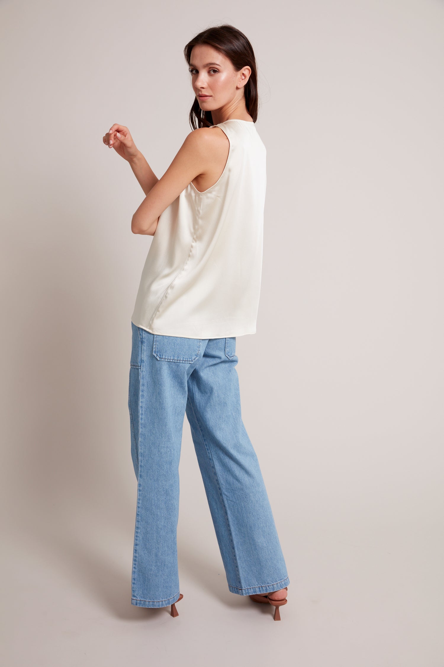 Tasha sleeveless front key hole blouse