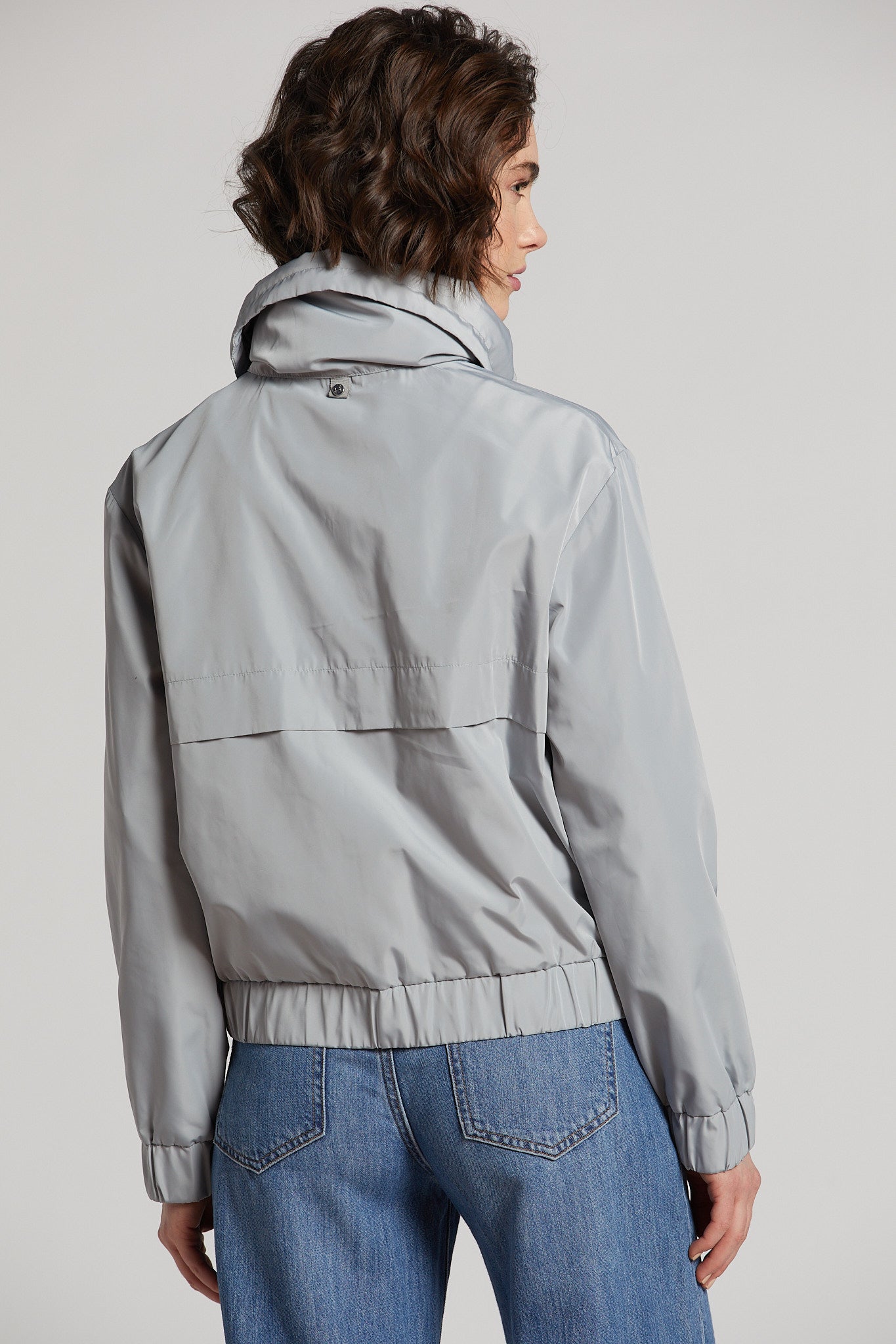 Veste bomber légère Nori avec capuche dissimulée
