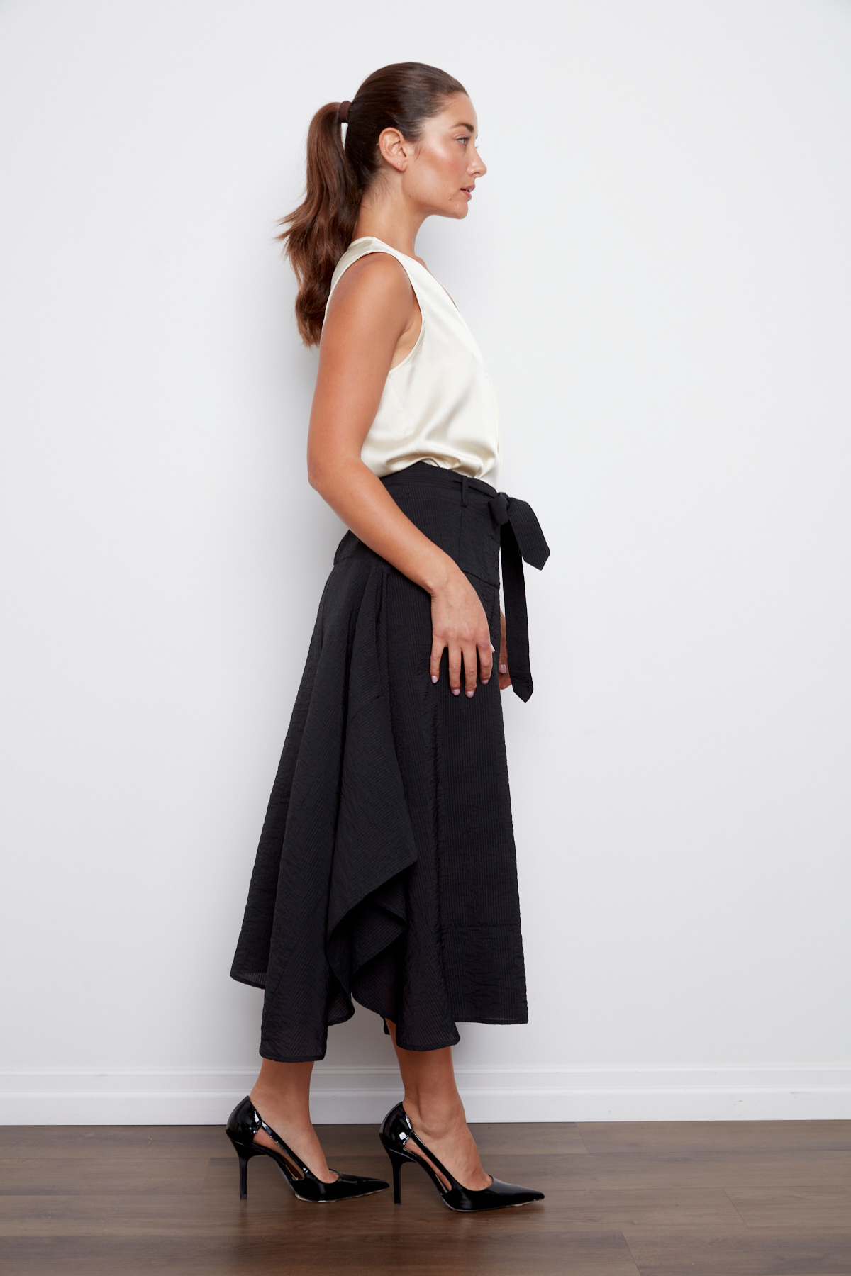 Cece, jupe asymétrique en tissu léger