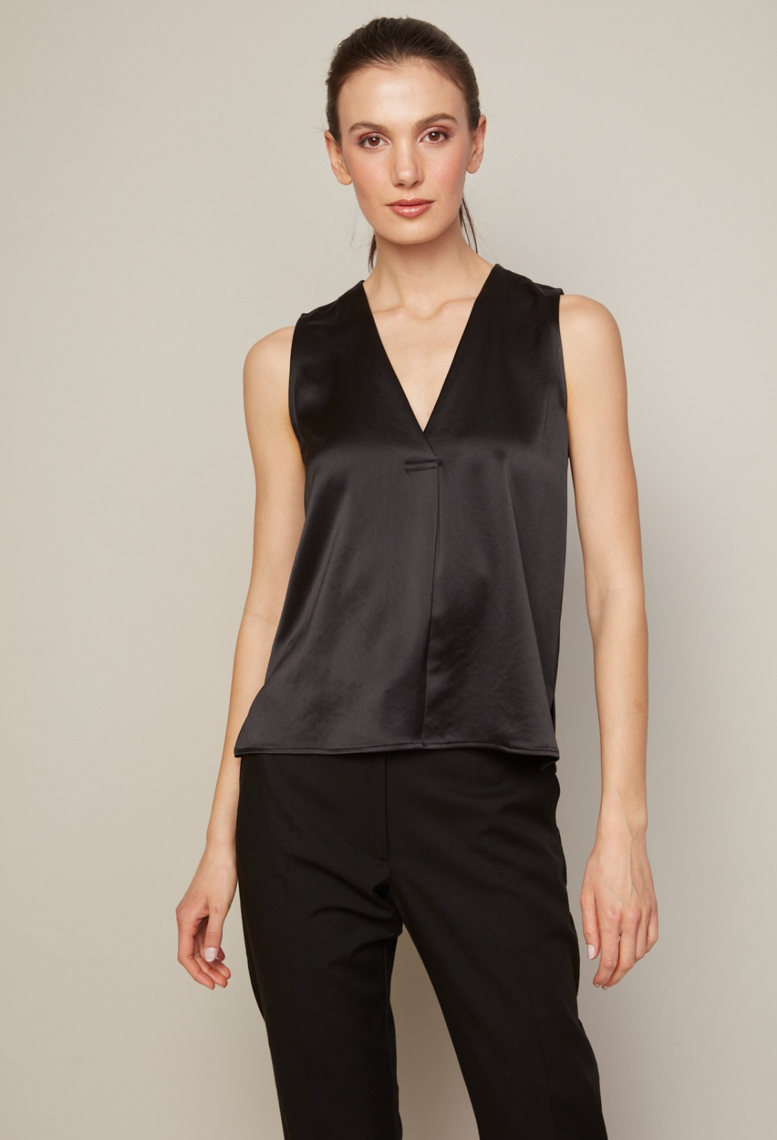 True sleeveless v-neck blouse