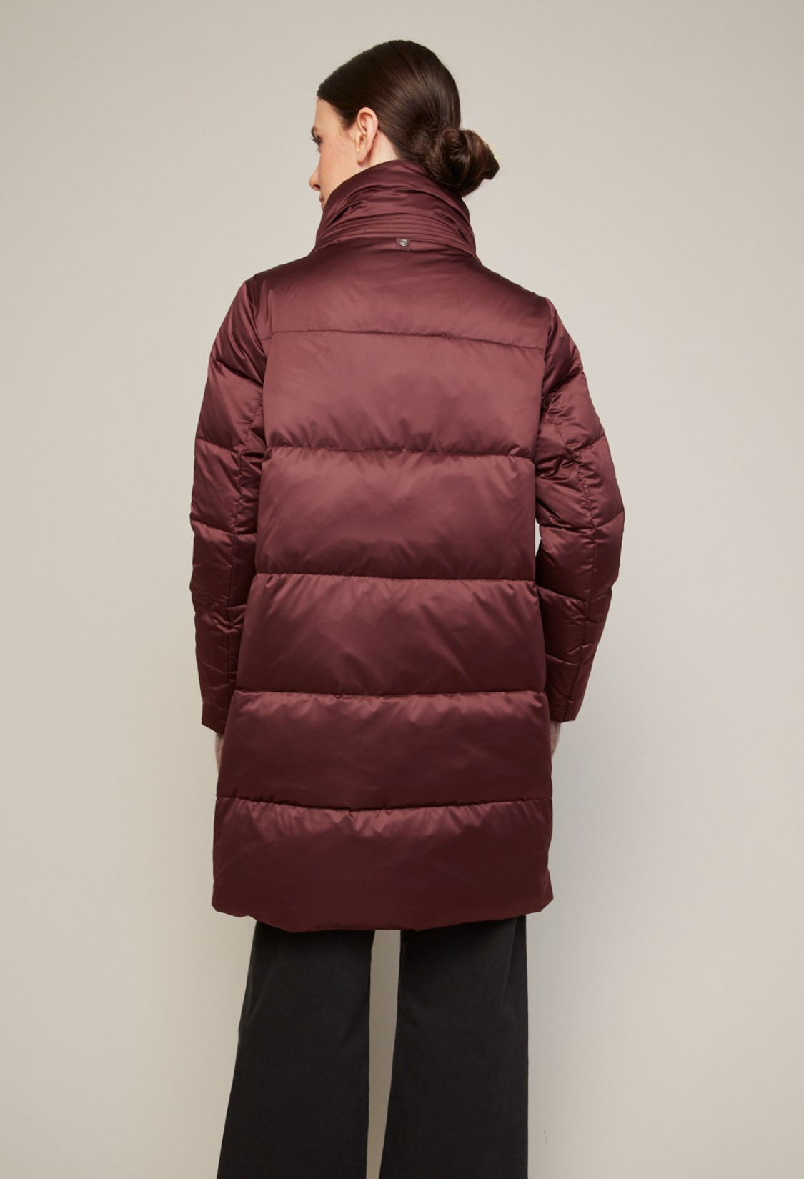 Bianka, manteau en duvet mi-long à col montant