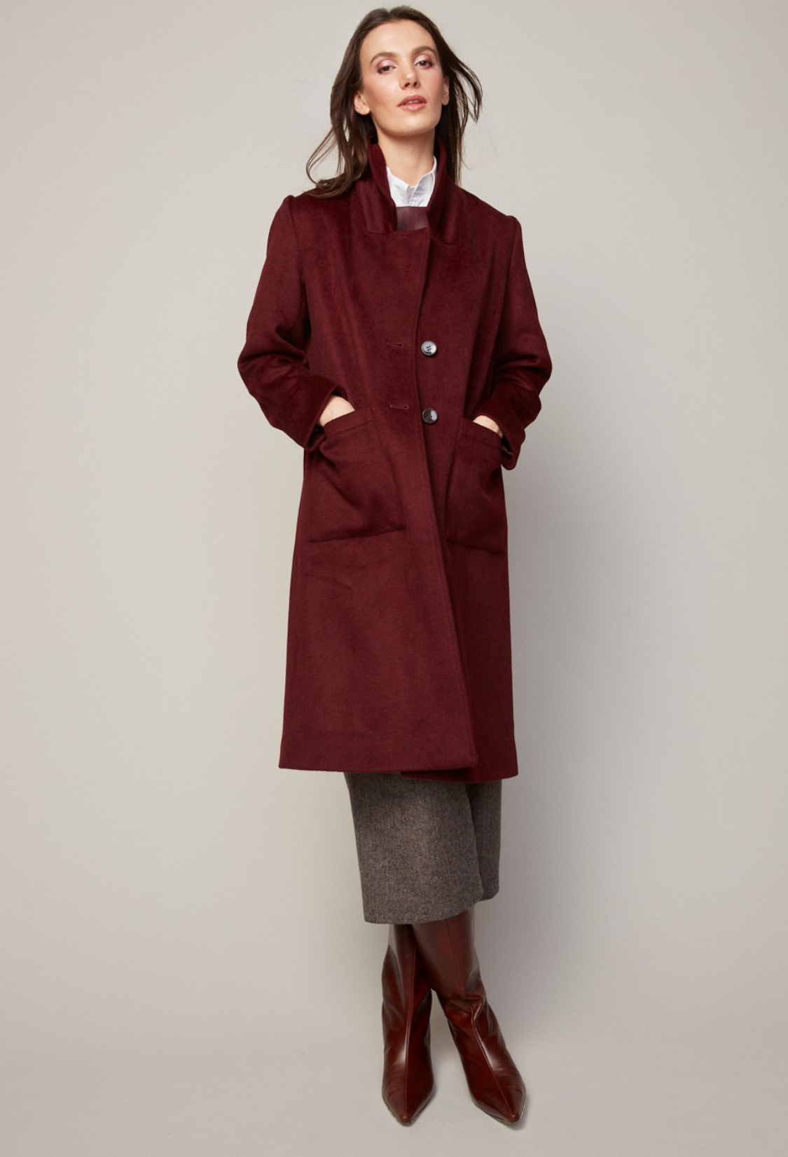 Bella, manteau à simple boutonnage avec poches plaquées