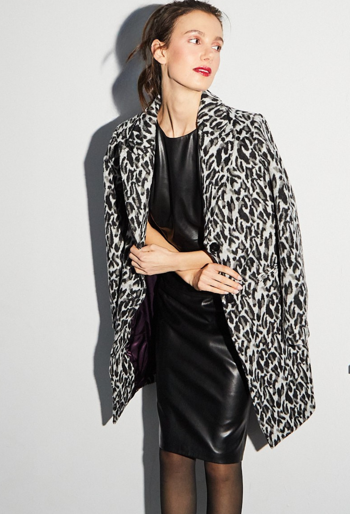 Manteau léopard mi-long avec poches passepoilées Sienna