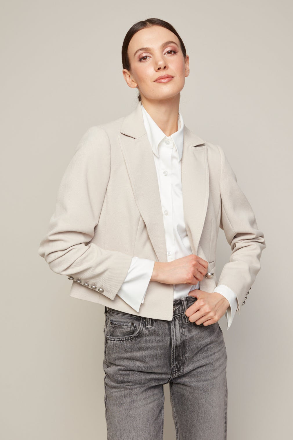 Bardot, Blazer court boxy à boutonnage simple