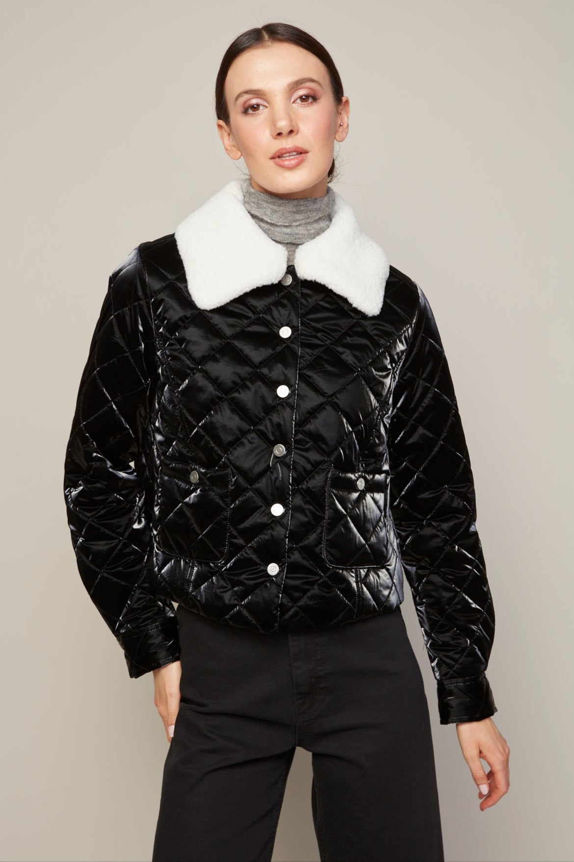 Becca, veste courte matelassée  avec col amovible