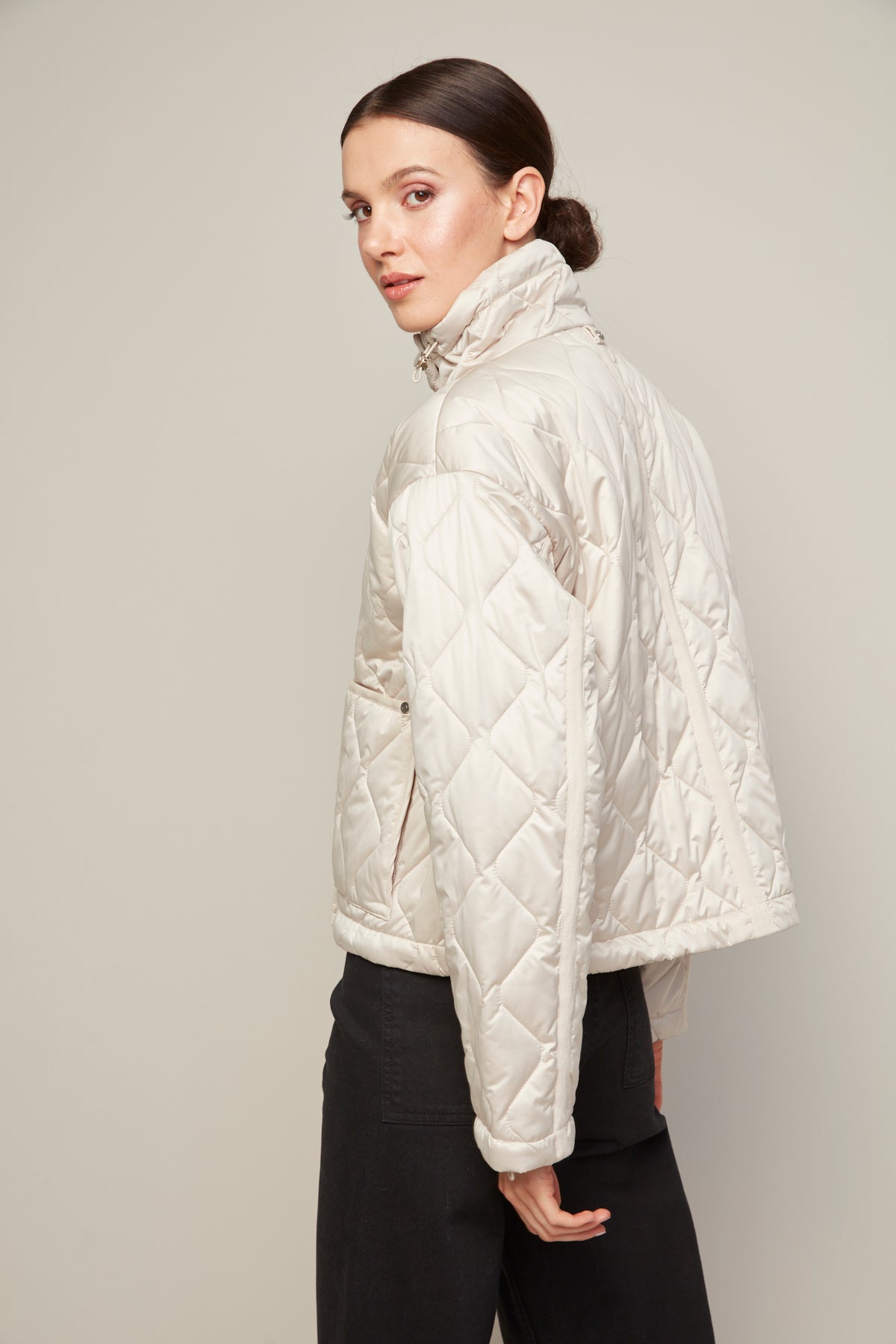 Billie, veste matelassée à épaules tombantes avec détails en sergé