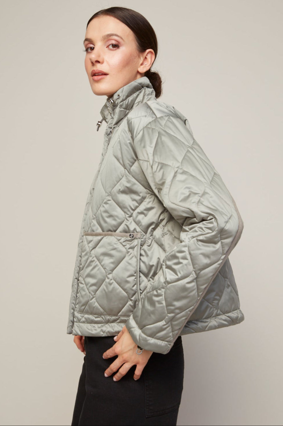 Billie, veste matelassée à épaules tombantes avec détails en sergé