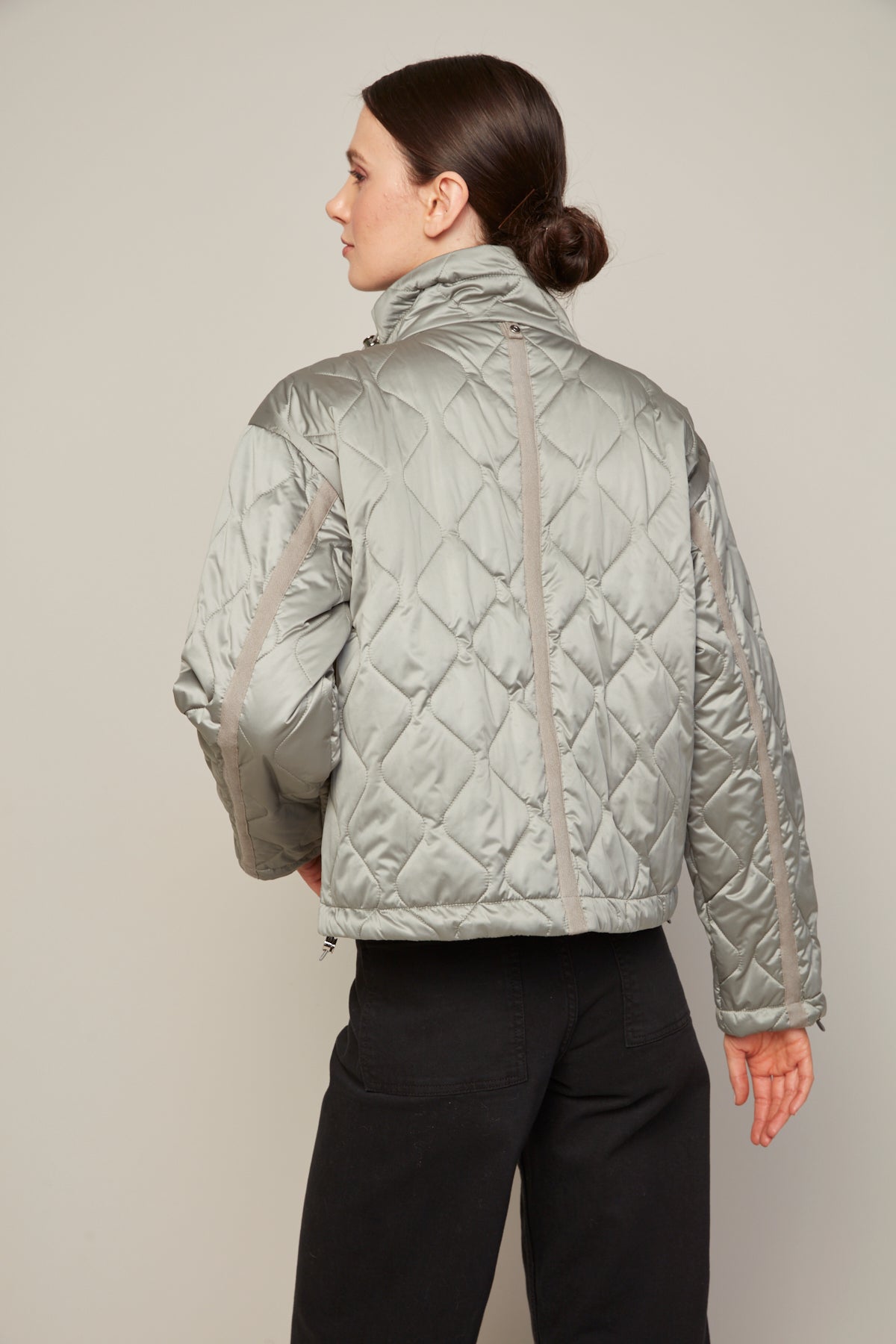 Billie, veste matelassée à épaules tombantes avec détails en sergé