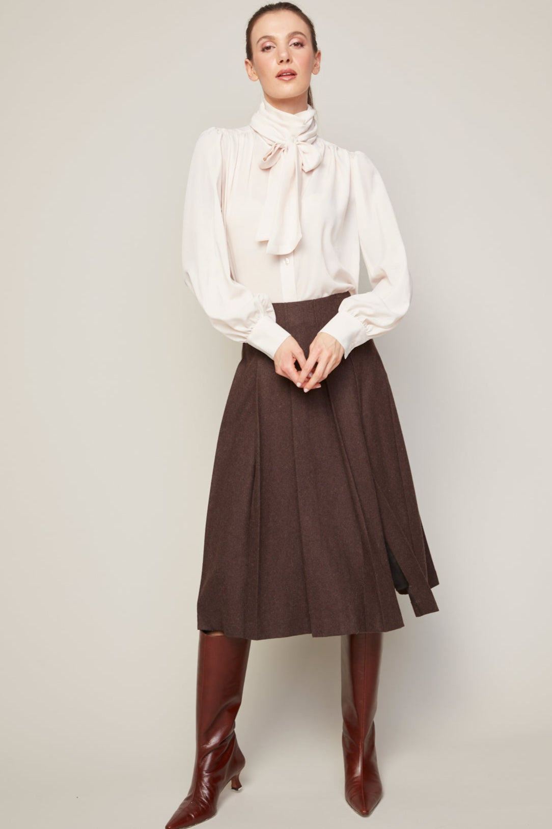 Bliss, blouse en chiffon semi transparente avec lavallière amovible