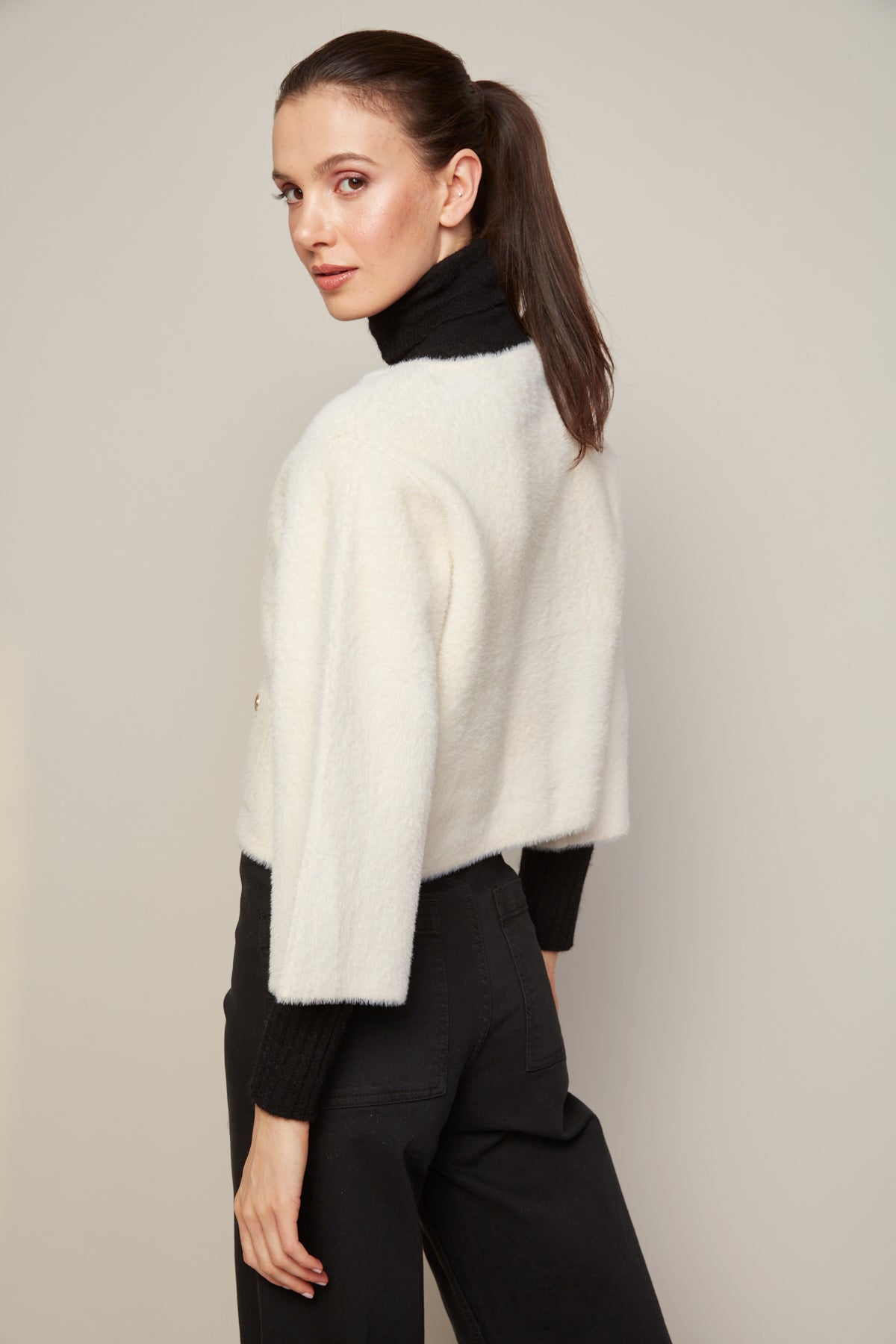 Bronte, cardigan boutonné avec poches plaquées