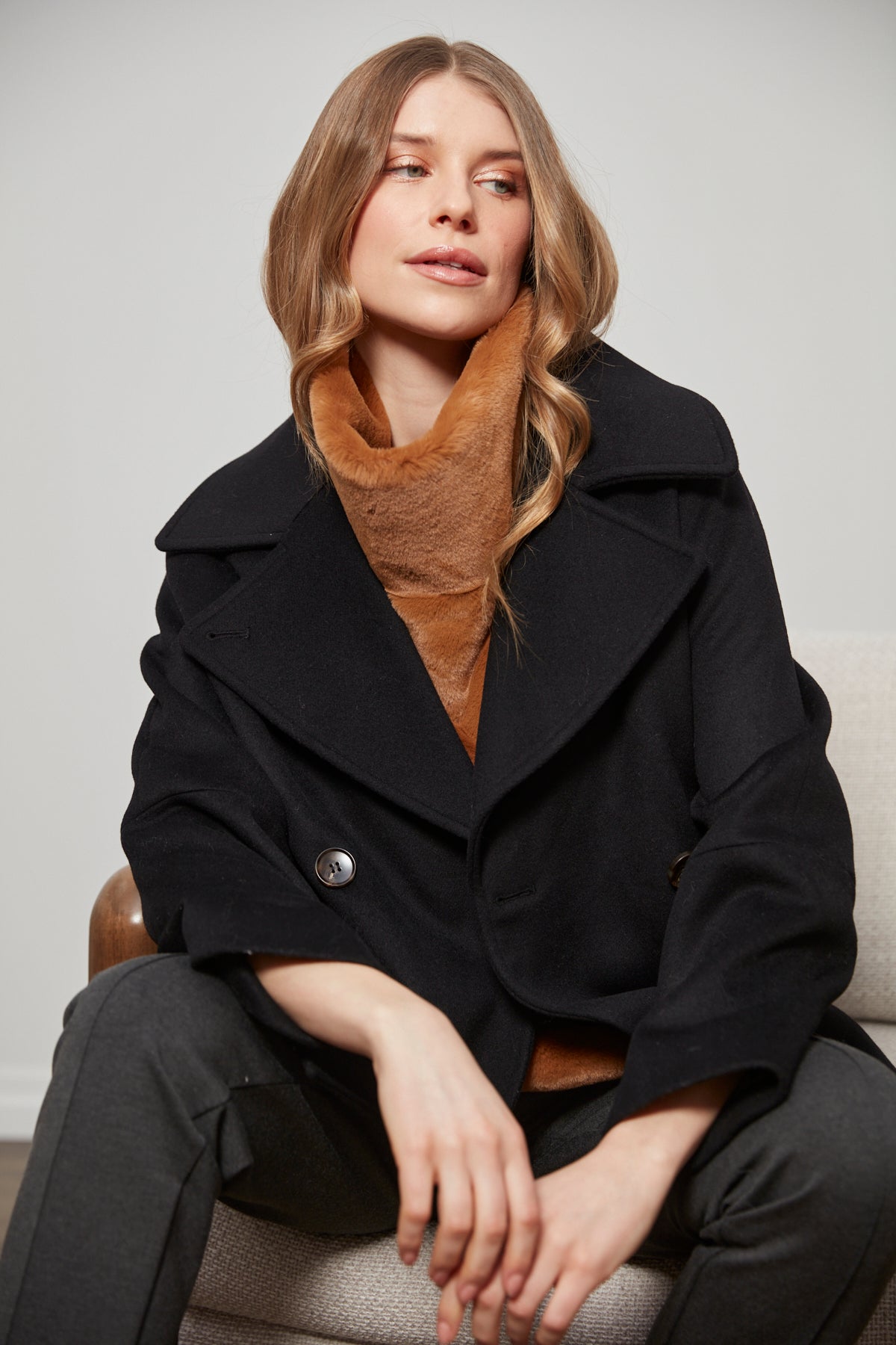 Furry, slip-on faux fur dickey