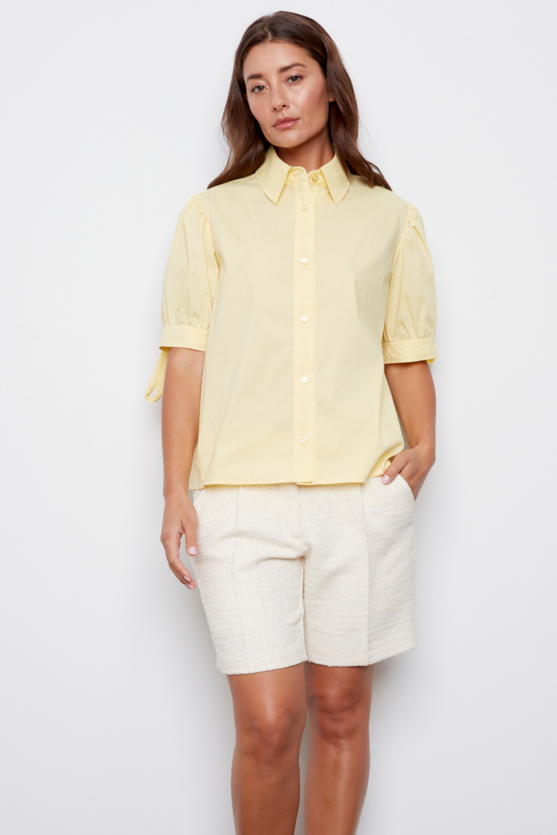 Clara, short sleeve buttoned shirt