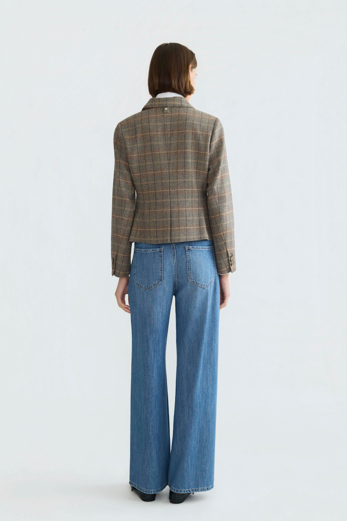 Desmond, tweed single-breasted blazer w/ 3 button closure