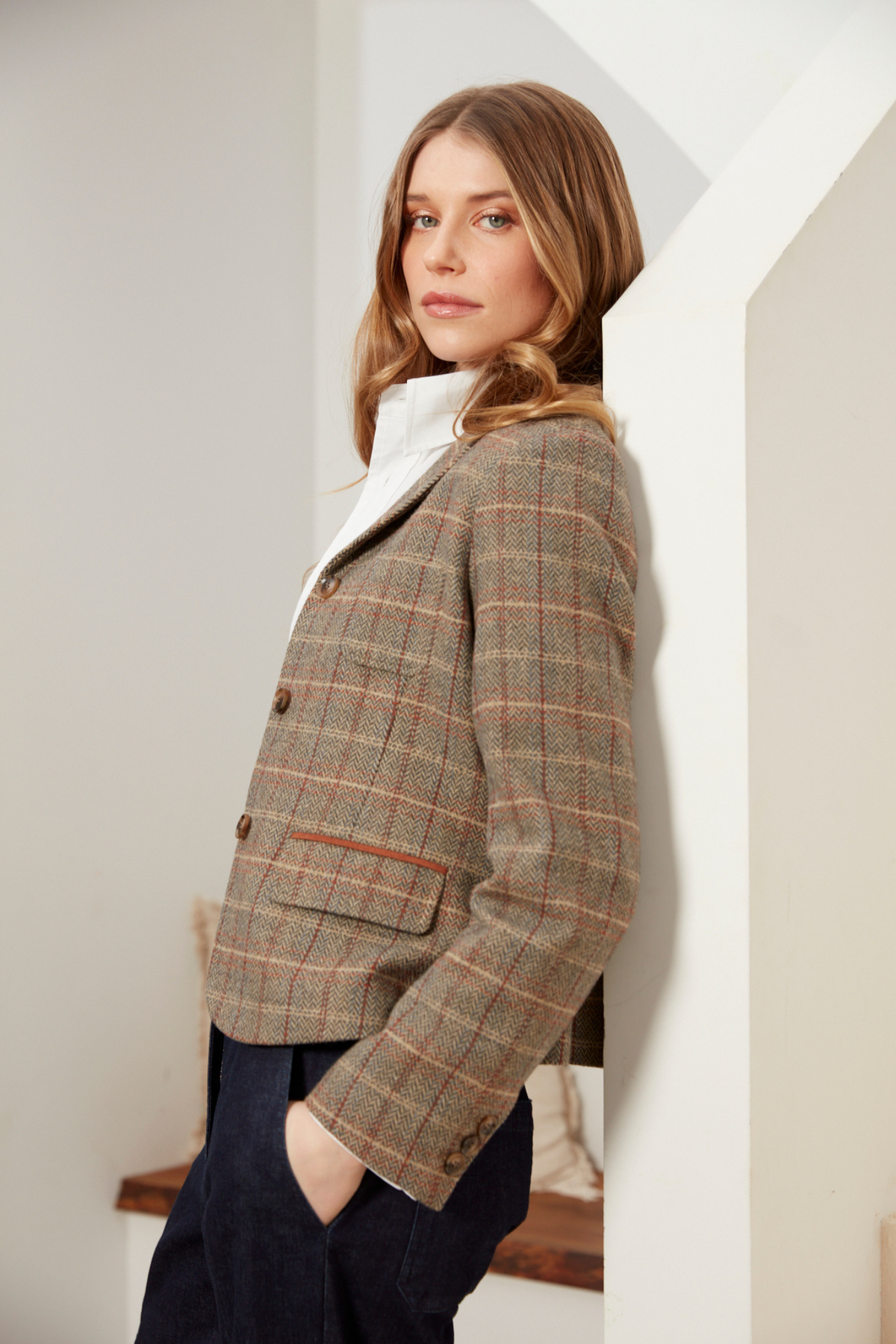 Desmond, tweed single-breasted blazer w/ 3 button closure