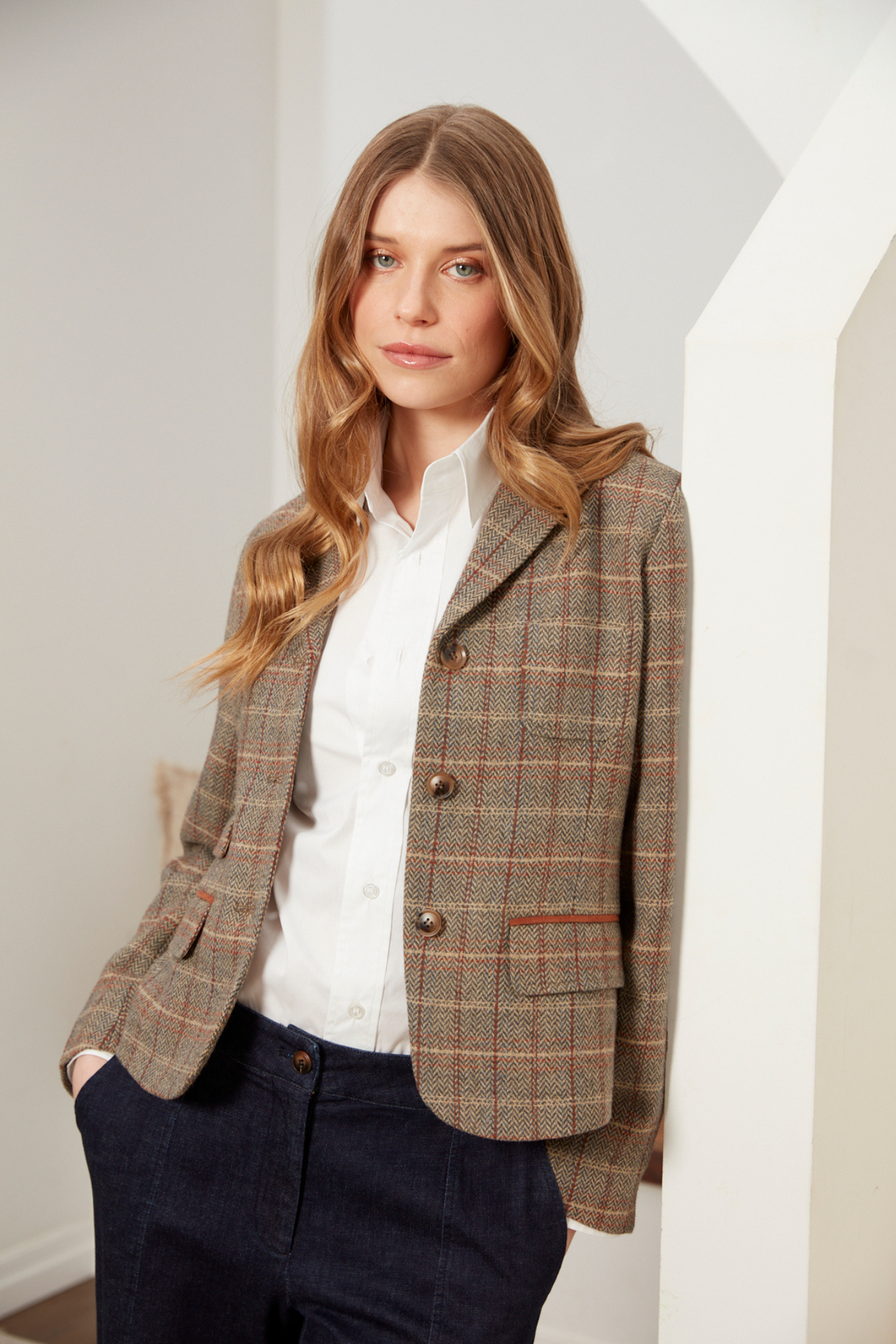 Desmond, tweed single-breasted blazer w/ 3 button closure