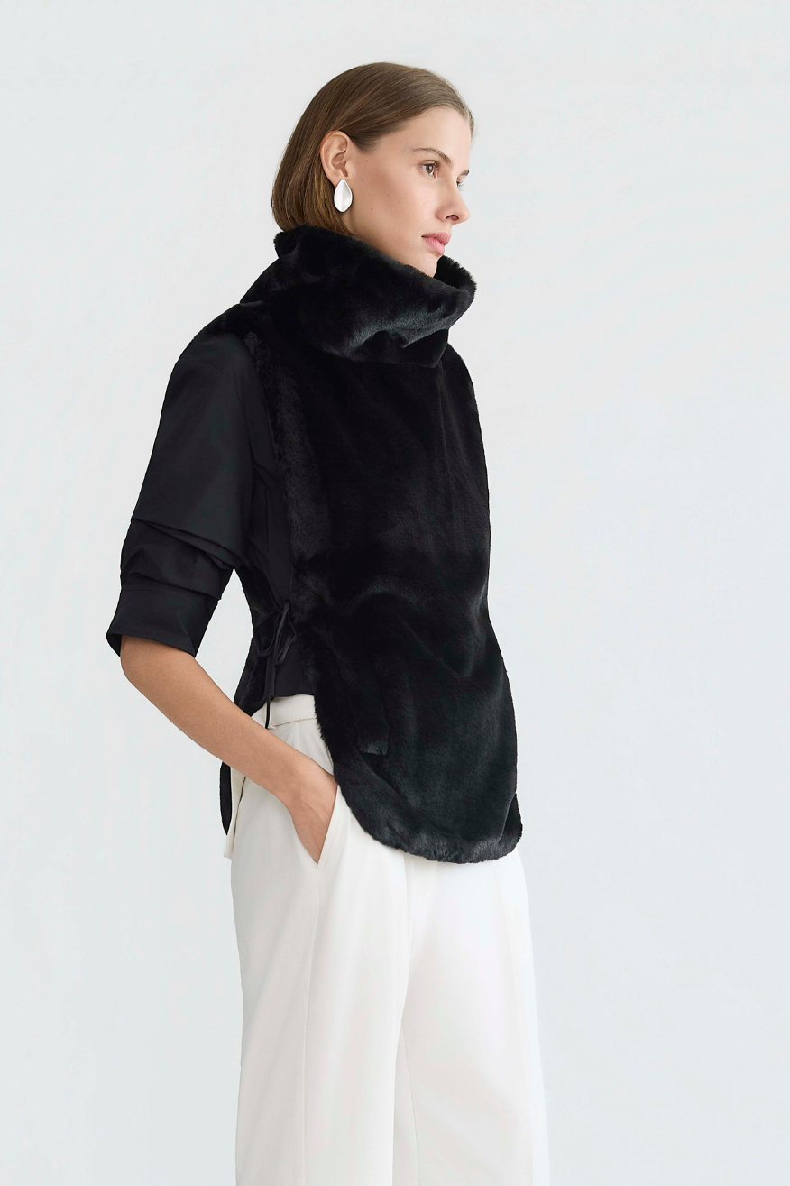 Furry, slip-on faux fur dickey