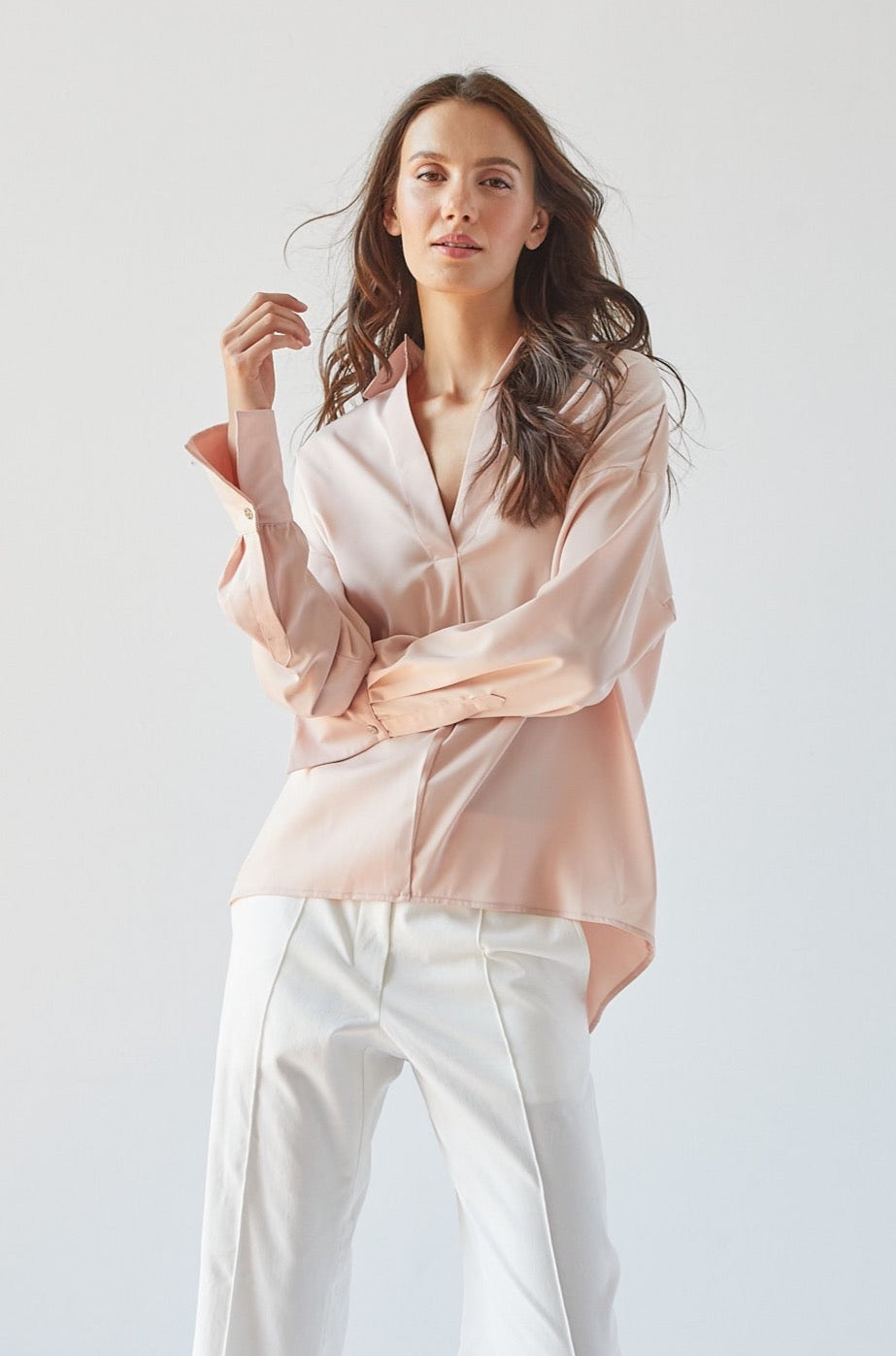 Chemisier popover en satin à longs revers Kay