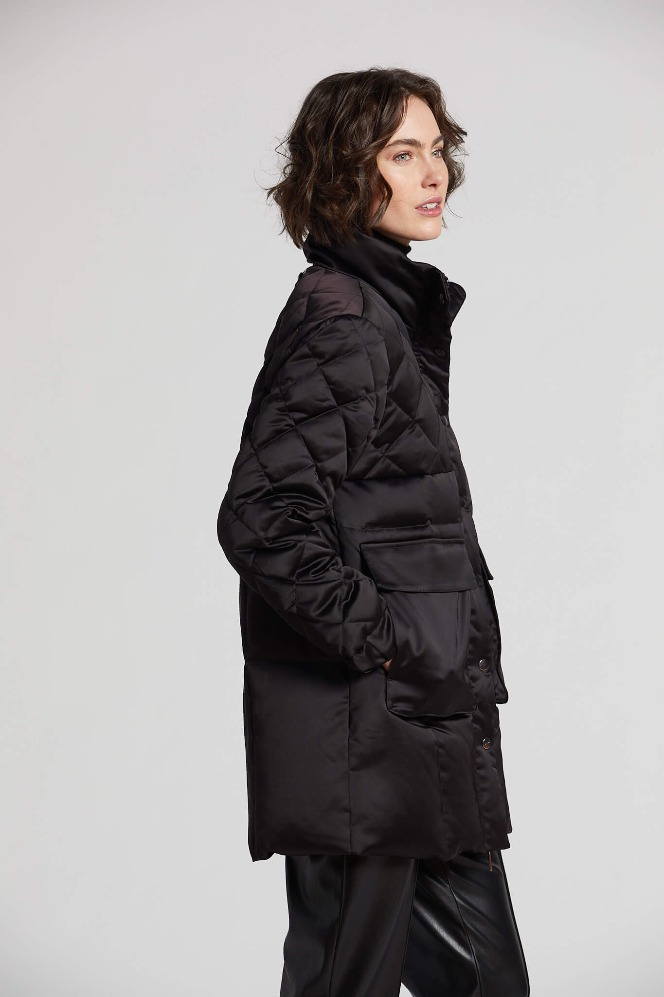 Manteau en duvet mi-long à motif matelassé multiple Praline