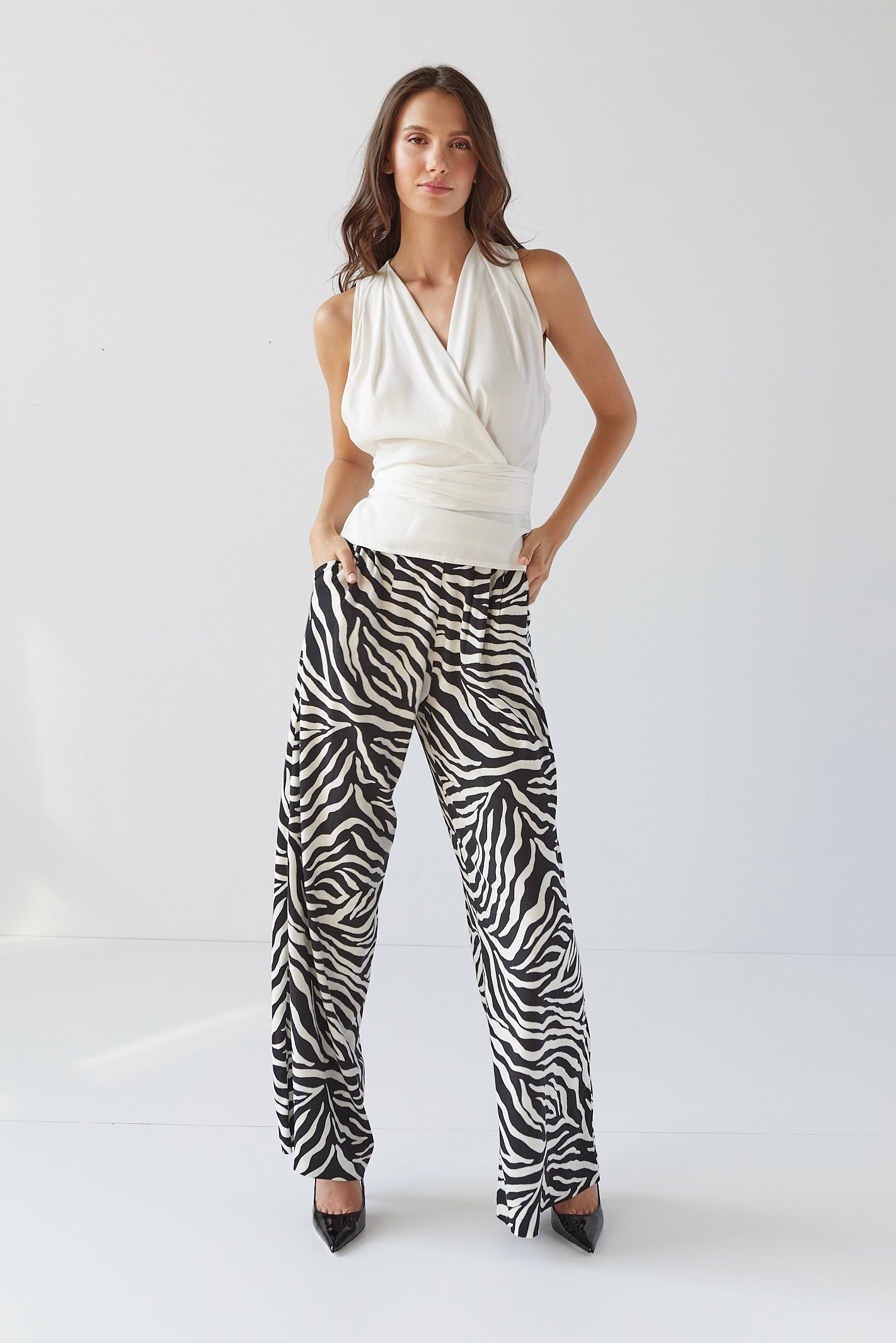 River flowy pant w/ side pockets & side zip closure