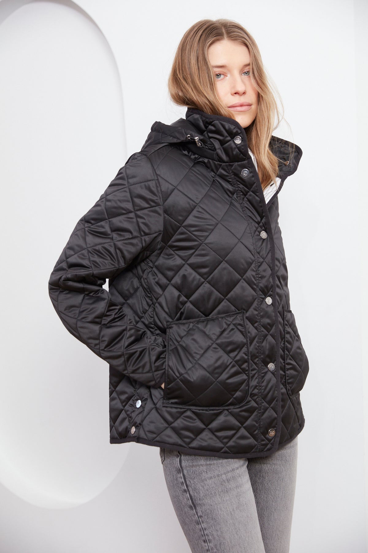 Shelby, quilted jacket with removable hood