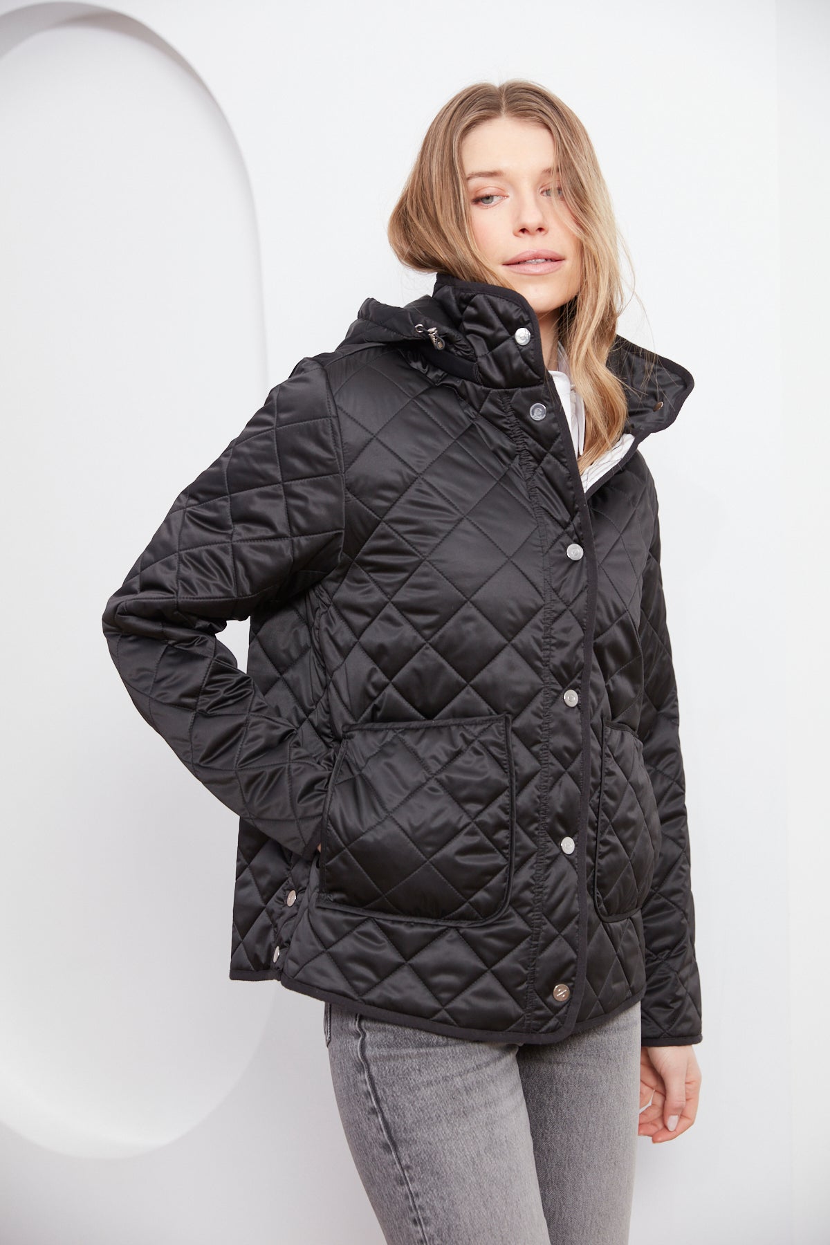 Shelby, quilted jacket with removable hood