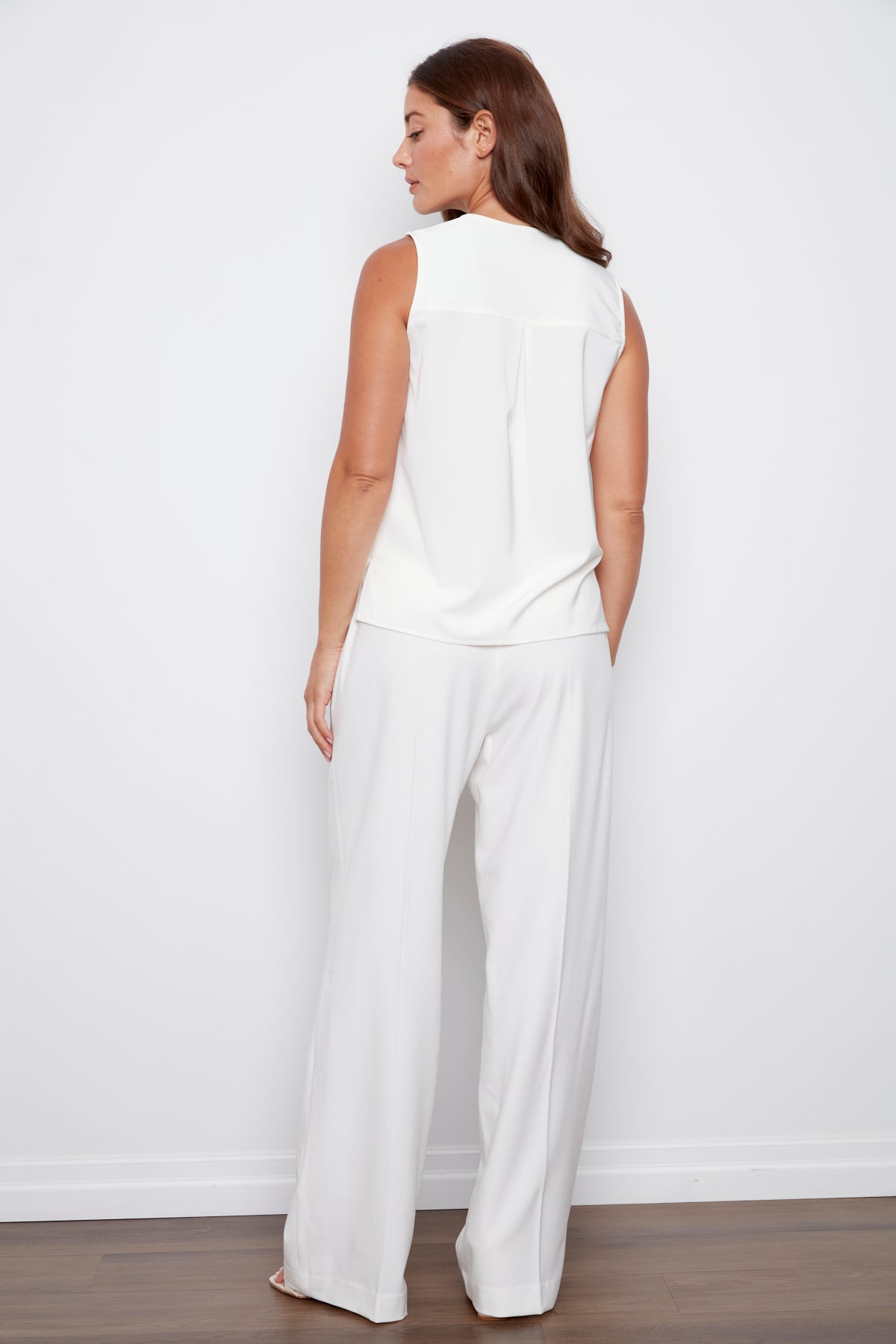 True sleeveless v-neck blouse